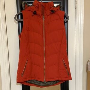 Athleta Ridgeview Orange Puffer Vest